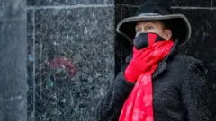 женщина на московской улице