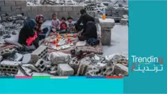 إفطار رمضاني لعائلة سورية على أطلال منزلها