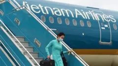 Vietnam Airlines điều chỉnh giảm thu nhập của phi công (48%) và tiếp viên (52%) và lao động mặt đất (55,5%).