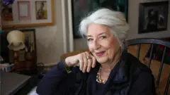 Aylin Özmenek