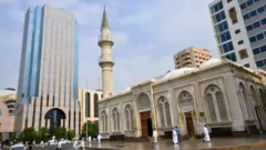 صورة لمسجد في مدينة جدة السعودية