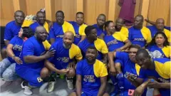 Awọn oṣere tiata to gbabọọlu nibi ọjọ ibi Ogogo