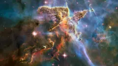 Imagen del Telescopio Espacial Hubble de la Nebulosa de Carina, en la constelación Carina, a 7.500 años luz de distancia