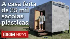 Ativista ambiental mostra como usou plástico triturado e reciclado retirado dos rios e oceanos de Bali, na Indonésia.