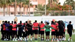 L'équipe camerounaise en session d'entraînement à Ismaïlia en Égypte pendant la CAN.