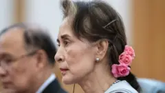 ဒေါ်အောင်ဆန်းစုကြည်