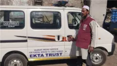 Abdul Malabari mudo 30 sano ah ayuu dadka tabaru ku aasayey