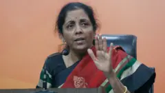 નિર્મલા સિતારમણ