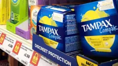тампоны в супермаркете в Глазго