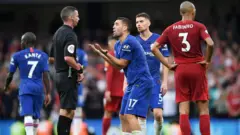 Awọn agbabọọlu Chelsea ati Liverpool