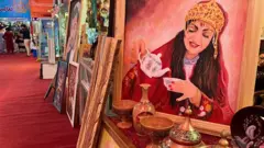 د افغانستان لوېدیځ هرات ولایت کې د سولې او صنعت په نامه نندارتون جوړ شوی چې بېلابېل کورني تولیدا پکې نندارې ته وړاندې شوي.