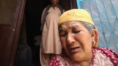 সারা বেগম আশা করছেন তার ছেলেরা করোনাভাইরাসে মারা যাওয়ার আগে অন্তত তিনি তাদের একবার দেখতে পাবেন