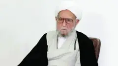 به فاصله کوتاهی پس از انقلاب بهمن ۵۷ آیت الله خمینی به ابراهیم امینی فرمان داده بود "برای سرکشی به امور کمیته‌ها و سر و سامان دادن به اوضاع محلی به استان ساحلی و بنادر جنوب" برود.