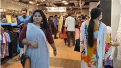 ঈদকে ঘিরে সুতিকেই প্রাধান্য দিয়েছেন ক্রেতারা।