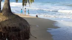 கடலரிப்பால் மறையும் நிலங்கள்