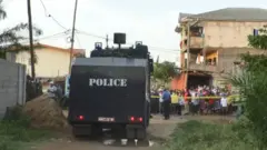 La police devant le domicile du Pasteur