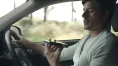 Direba na aikawa da sakon murya alhalin ya na tuki