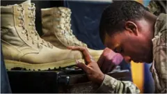 ২০ বছরের আফগান যুদ্ধে এখন পর্যন্ত ২৩০০ মার্কিন সেনা মারা গেছে