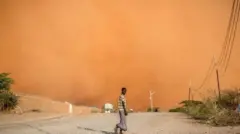 بخش‌هایی از شرق آفریقا با بدترین خشکسالی در ۴۰ سال گذشته مواجه شد و نزدیک به ۱.۲ میلیون نفر را تنها در سومالی آواره کرد