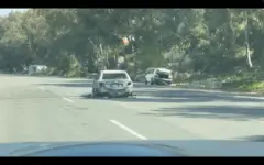 سيارة محترقة في الطريق إلي طرطوس