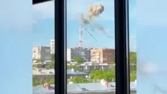 Момент удара по телебашне в Харькове
