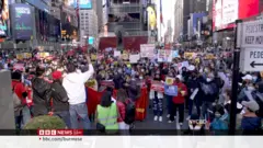 အမေရိကန် အစိုးရ ဒုက္ခသည်တွေကို ပြန်စစ်မယ်