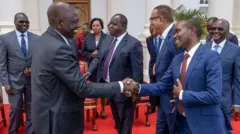 K﻿uwa kabiri, Perezida Ruto (ibumoso) ari kumwe na bamwe mu bo yashyize muri leta ye
