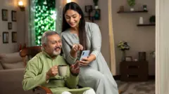 குழந்தைகள் வளர்ந்த பிறகு பெற்றோரை பிரிந்து தனியாக வாழ்வதுதான் சரியா?