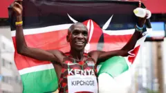 2024 Olympics: Abantu 20 000 baremerewe kwiruka iruhande y'abanyamwuga kuri 42km, i Paris.