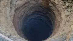 चीन त्यांच्या देशातला सर्वात मोठा खड्डा खणतोय