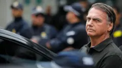 Jair Bolsonaro em setembro de 2025, após se submeter a uma série de exames médicos