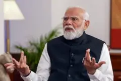 मोदी 