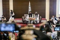 রোববার দিল্লির আফগান দূতাবাসে আমির খান মুত্তাকির সাংবাদিক সম্মেলনে হাজির ছিলেন নারীরাও