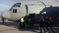 Yunanistan'dan Türkiye'ye giden yardım ekibi