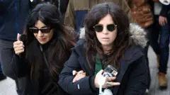 Gianinna y Dalma Maradona, hijas del fallecido futbolista argentino Diego Maradona