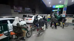 پاکستان، پیٹرول