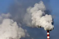 Түтүн ыргытып жаткан мор