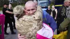 Вернувшийся после обмена украинец.