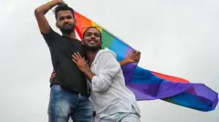 ස්ත්‍රීපුරුෂ සමාජභාවය පදනම් කරගත් ප්‍රධාන පනත් කෙටුම්පත් දෙකක් පිළිබඳ මේ වන විට සංවාදයක් මතුව තිබේ. ඒ අතුරින් ‘කාන්තාවන් සවිබල ගැන්වීමේ පනත් කෙටුම්පත’ පසුගිය ජුනි 20 වෙනිදා පාර්ලිමේන්තුවේ දී තෙවනි වර කියවීමෙන් පසුව සංශෝධන සහිතව වැඩි ඡන්දයෙන් සම්මත විය.