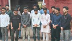 गंगा में इफ़्तार का मामला: चिकन बिरयानी खाने के आरोप में गिरफ़्तार 14 लोगों की ज़मानत याचिका ख़ारिज