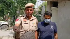 प्रोफ़ेसर महमूदाबाद हरियाणा की अशोका यूनिवर्सिटी में एसोसिएट प्रोफ़ेसर हैं