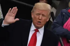 Ông Trump tuyên thệ nhậm chức vào năm 2017