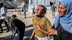 Familiares de víctimas de un ataque israelí en Gaza el pasado 16 de septiembre.