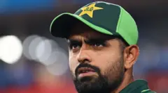 পাকিস্তান পুরুষ ক্রিকেট দলের অধিনায়ক- বাবর আজম