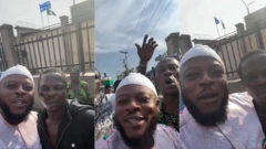 Shawarma atawọn ọrẹ rẹ lasiko to sọrọ naa