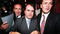 El exministro de Justicia, Alberto Santofimio Botero, en una fotografía en 1995.