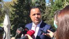 Rezan Epözdemir, Münevver Karabulut ve Pınar Gültekin gibi davalarda savunma tarafında yer almış, medyada sıkça görünmüş bir avukattı. 