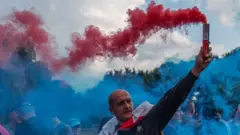 ኣማኢት ሰባት ኣብ ዝተፈላለያ ከተማታት ብሪጣኒያ ኣብ ዝካየዱ ዘለው ተቓውሞታት ጸረ-ኢሚግሬሽን ይሳተፉ ኣለው 