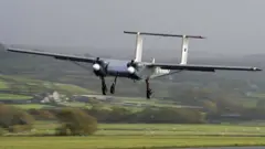 الطائرة أثناء اختبارها في ويلز