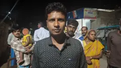 পরিযায়ী শ্রমিক এই যুবক সহ লালগোলা বিধানসভা আসনের দেবীপুর গ্রামের আরও বহু মানুষের নাম তালিকা থেকে বাদ পড়েছে